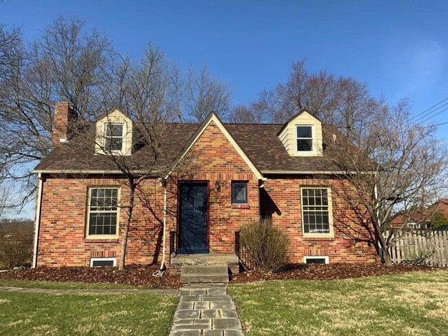 Building Photo - 1194 Woodland Rd