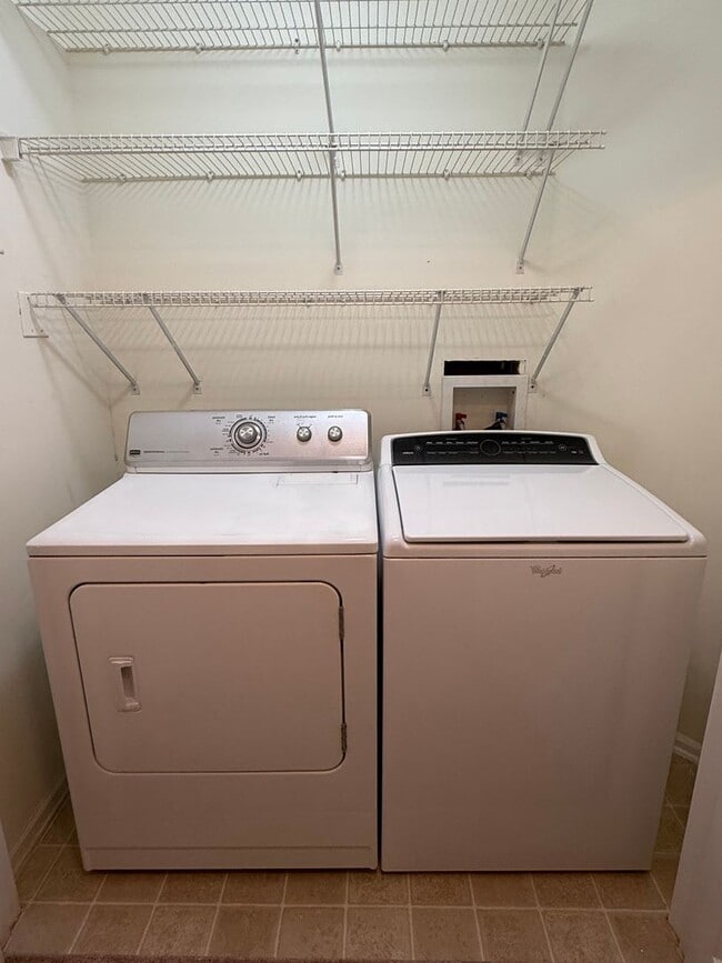 Building Photo - Private End Unit - First Floor - Reserve at Woodbridge