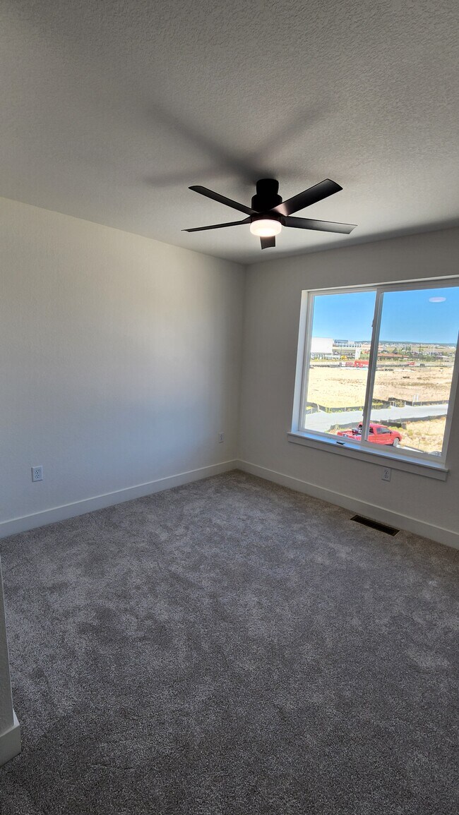 Building Photo - 10745 Lewanee Pt