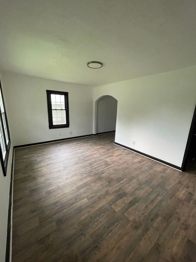 Building Photo - Two Bedroom One Bath Rental $900/month