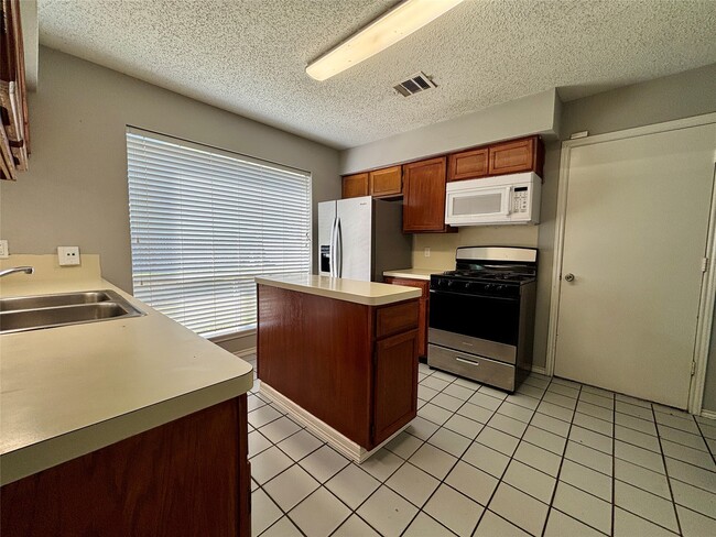 Building Photo - 23 Rockfern Rd