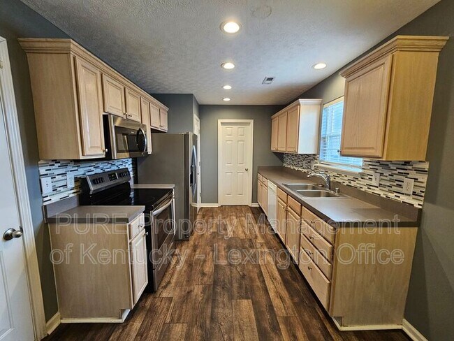 Building Photo - 353 Lucille Dr