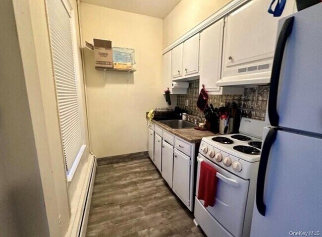 Building Photo - 118 Main St