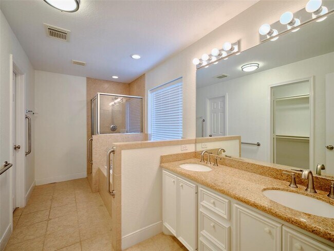Building Photo - 10611 Alex Dr