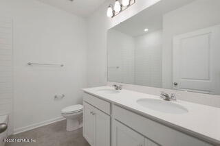 Building Photo - 5 FL-5