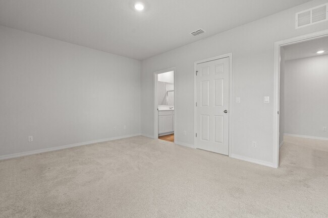 Building Photo - 12869 SW Forli Wy
