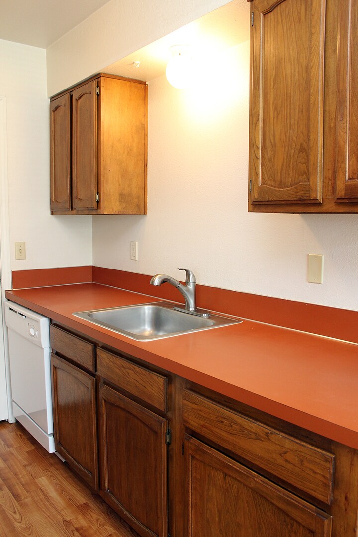 Building Photo - 3805-3805 SE Cesar Estrada Chavez Blvd