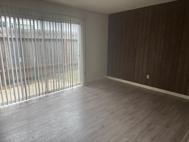 Building Photo - 3327 Jayanne Way