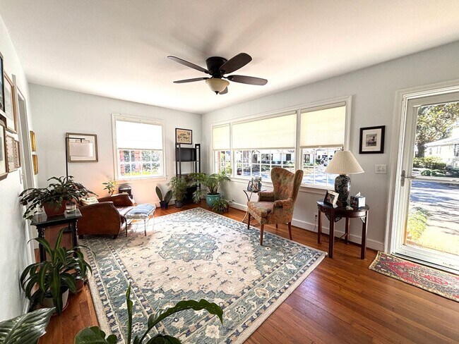 Building Photo - Available April 1st. Beautiful 2 BR/1 BA Home in the Heart of the Old Village!