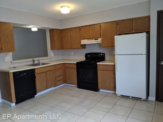 Building Photo - 42 Gayridge Rd