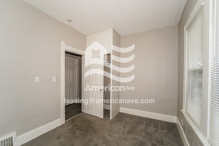 Building Photo - 912 E 34th St