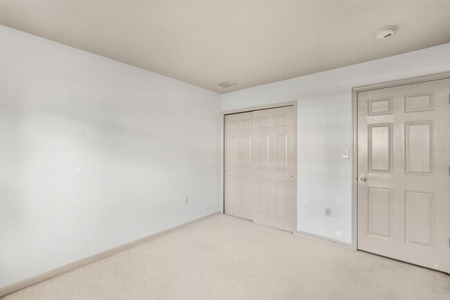 Building Photo - 108 Riverwalk Way