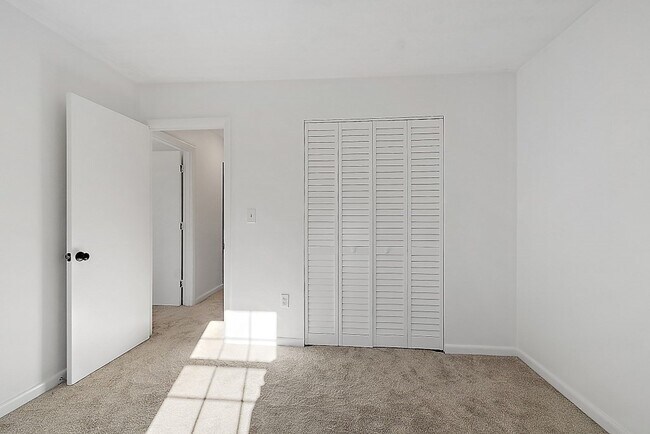 Building Photo - 272 Albion St