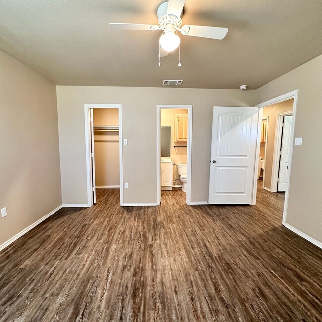 Building Photo - $99 Move In Special With 13 Month Lease!