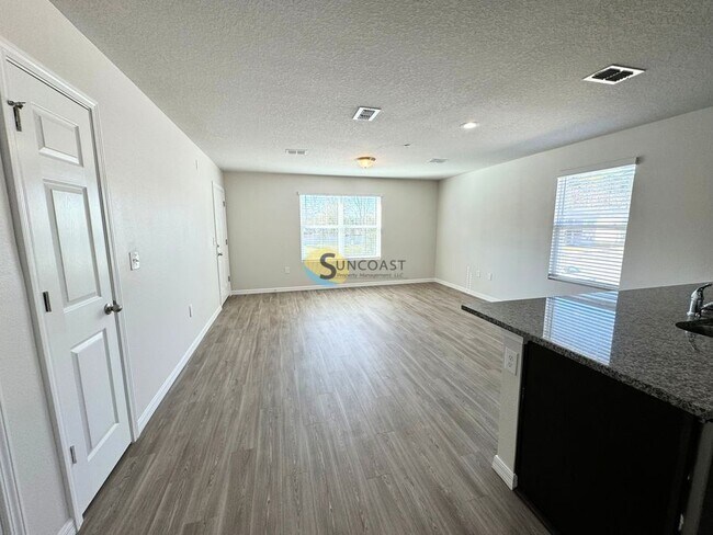 Building Photo - 6522 Sweetbay Ln