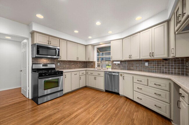 Building Photo - 14132 Carfax Ave