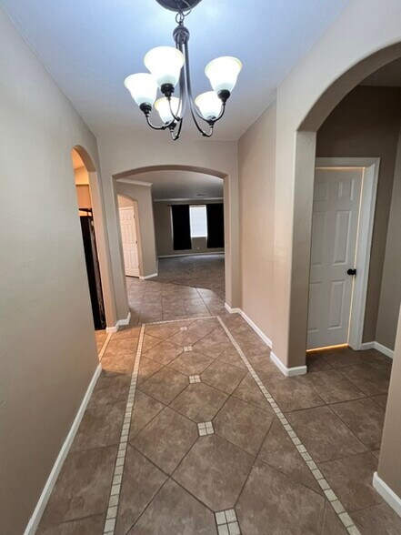 Building Photo - 6832 W Paso Trl