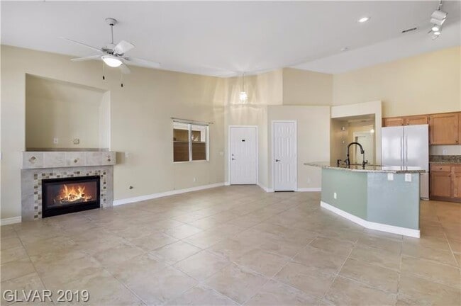 Building Photo - Single Story Townhome in Mountain Gate Community COMING SOON!