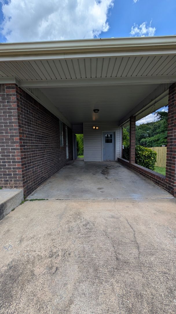 Building Photo - Traditional Brick Ranch Home for Lease | 3...