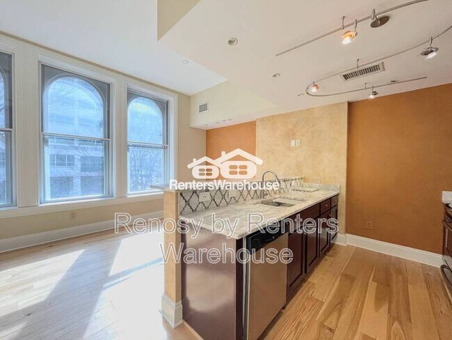 Building Photo - 219 Granby St