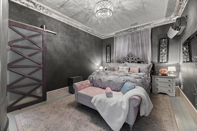 Building Photo - 123 1/2 Stone Street Unit