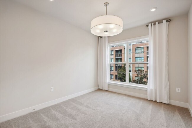 Building Photo - 106 Saint Ives Pl