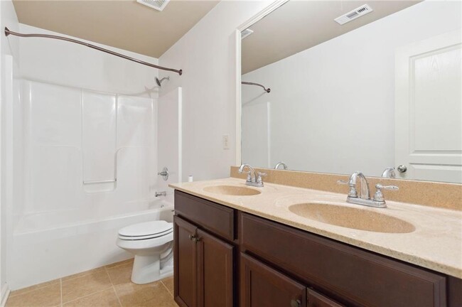 Building Photo - 655 Township Cir
