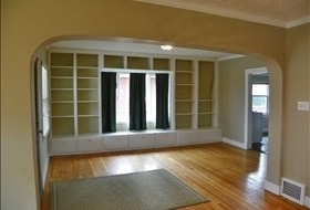 Building Photo - 3 Bd 1 Ba Home with Hardwood Floors in Mid...