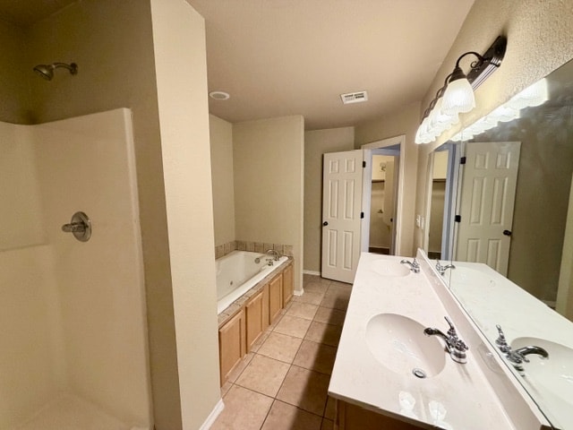 Building Photo - 2827 N Cassius Ln