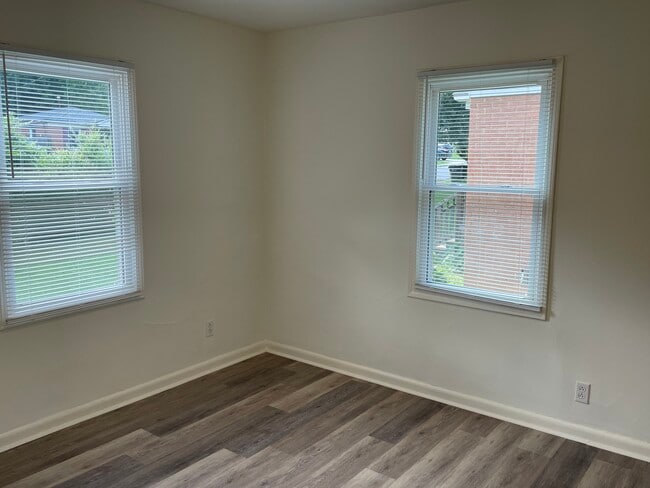 Building Photo - 1826 Taylor Ave