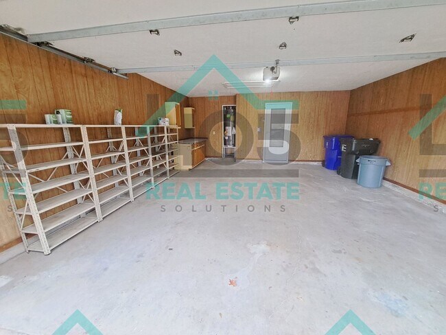 Building Photo - Spacious 2 Bedroom in Norman