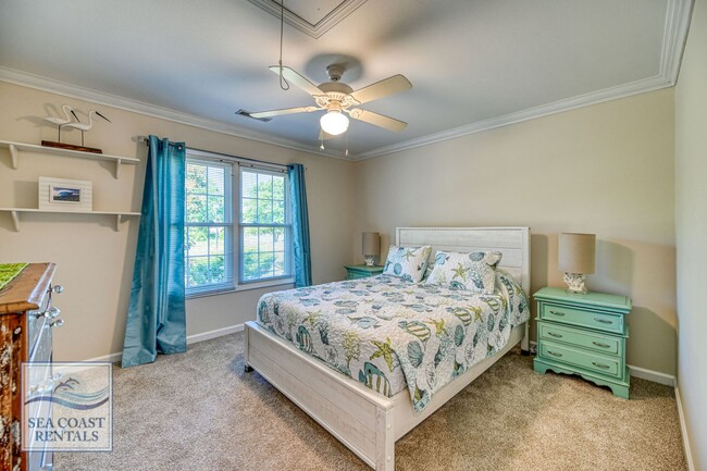 Building Photo - SUMMER MONTHLY RENTAL!!! AVAILABLE MAY-SEP...
