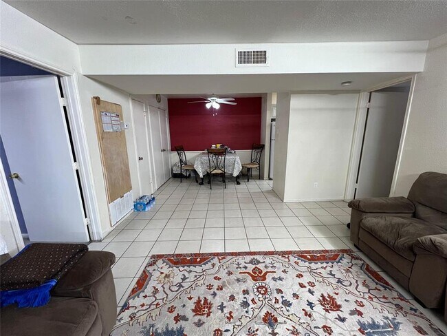 Primary Photo - 6606 De Moss Dr