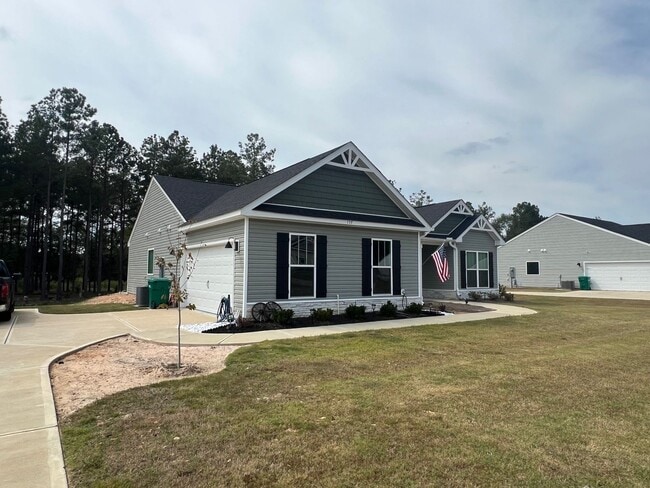 Building Photo - 4 Bedroom, 2 Bath Home