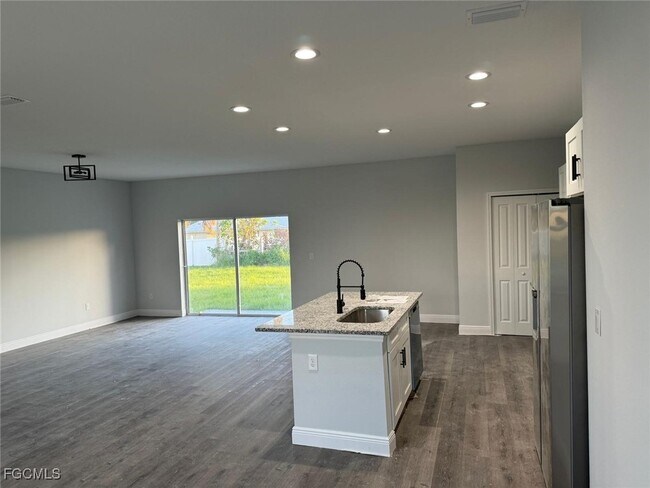 Building Photo - 13363 Drysdale Ave