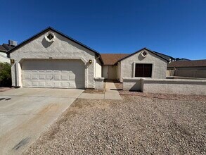 Building Photo - Glendale 3/2 With 2-Car Garage- 1/2 OFF FI...