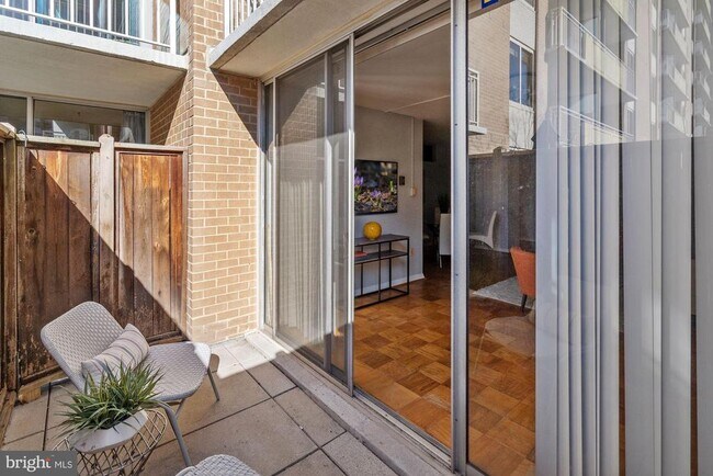 Building Photo - 3001 Veazey Terrace NW