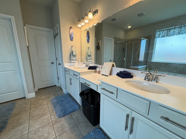 Building Photo - 6605 Alabaster Dr