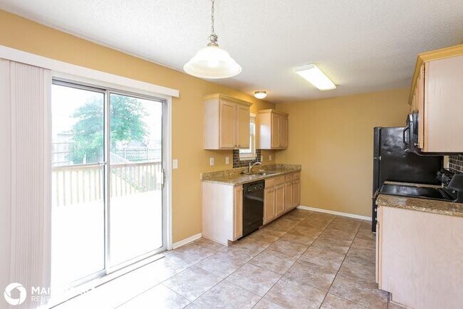 Building Photo - 209 NW 113th St, Kansas City, MO 64155