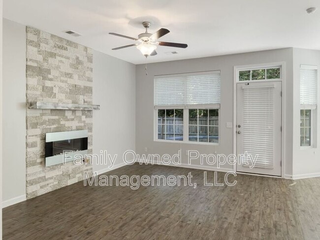 Building Photo - 8968 E Cat Tail Pond Rd