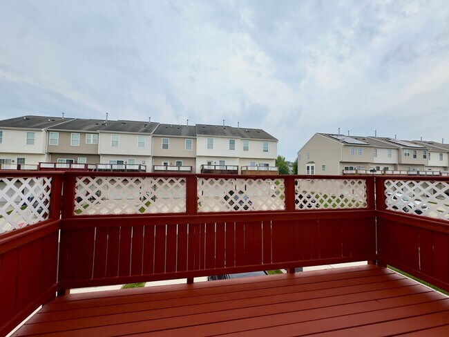 Building Photo - Charming 3BD/2BA/2 Half Bath Townhome with Garage in Aberdeen, MD!