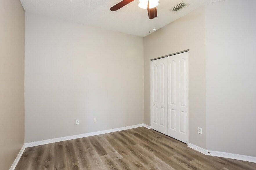 Building Photo - 141 Seminole Lakes Dr