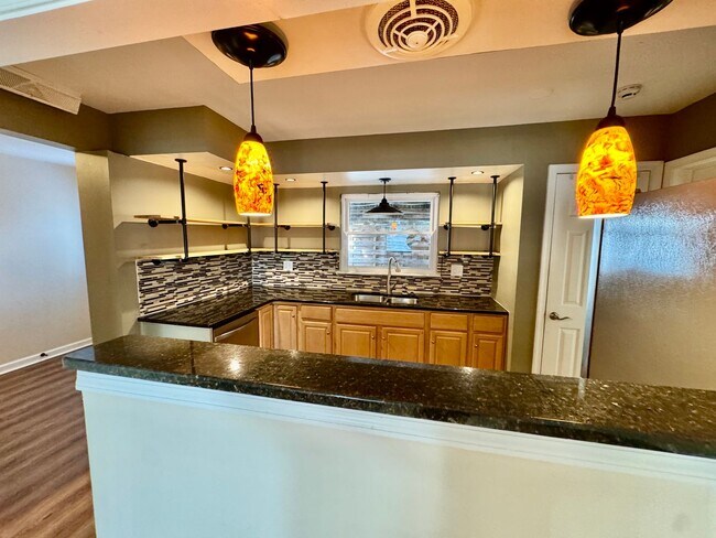 Building Photo - Beautiful Ranch Style Home