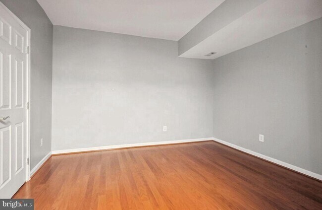 Building Photo - 43708 Red House Dr