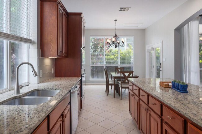 Building Photo - 2279 Fernspring Dr