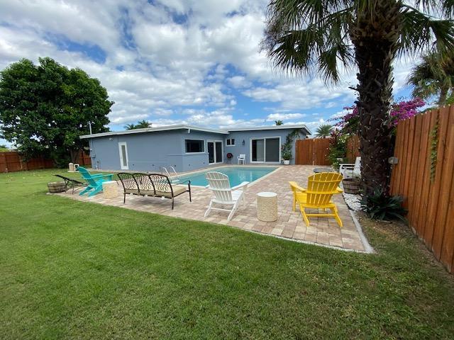 Building Photo - 6601 Lake Clarke Dr