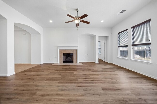 Building Photo - Newly Renovated Single-Story Home