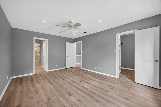 Building Photo - 2109 Lander Ln