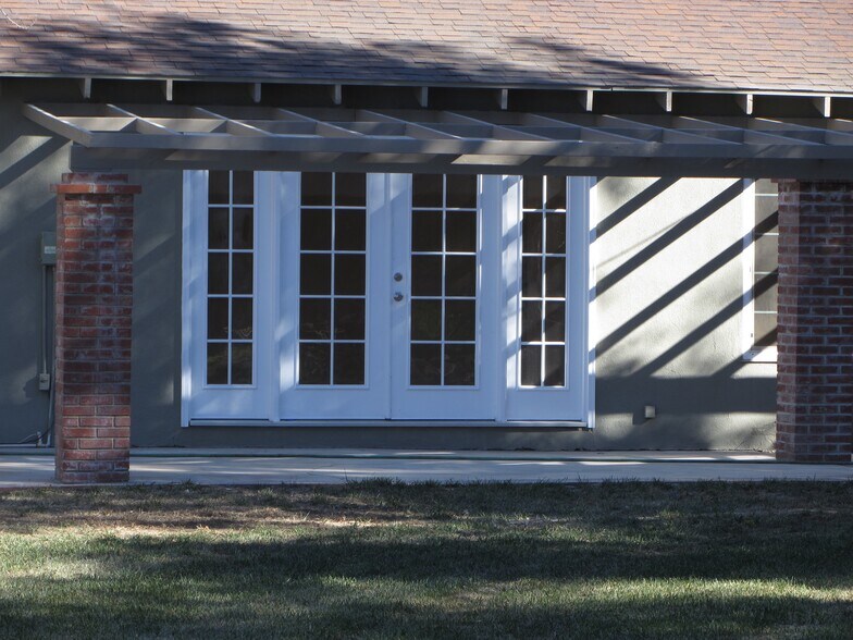 French doors to large backyard - 1640 Dwight St