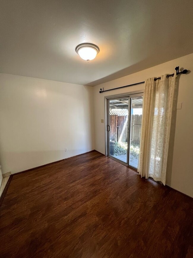 Building Photo - Charming Apartment with Solar